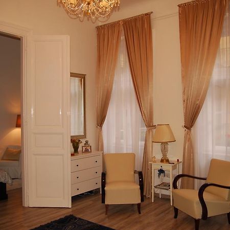 Balazs Apartment - Oktogon Budapest Ngoại thất bức ảnh