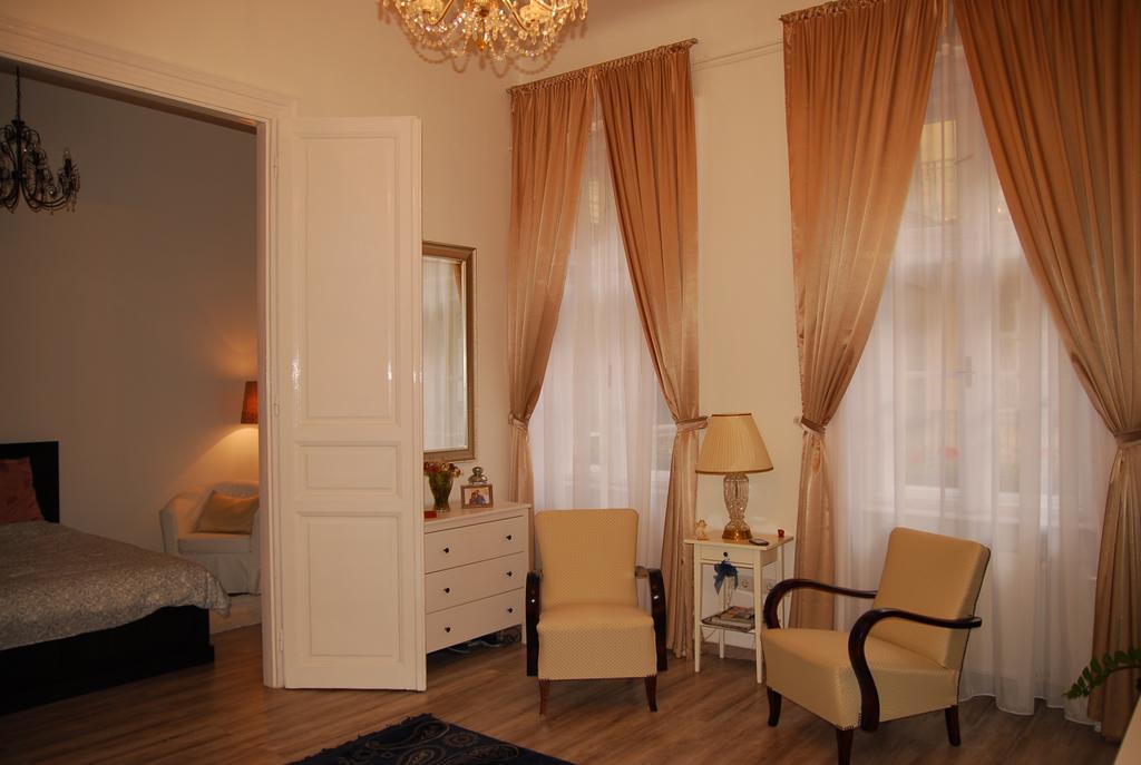 Balazs Apartment - Oktogon Budapest Ngoại thất bức ảnh