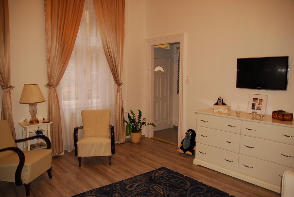 Balazs Apartment - Oktogon Budapest Ngoại thất bức ảnh